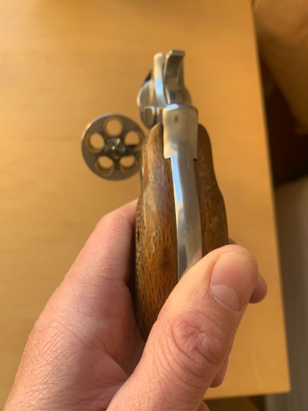 SE VENDE REVOLVER MARCA ASTRA 38 SPECIAL EN PERFECTO ESTADO, POCO USADO.
GUIADO CON LICENCIA A.
150 € 00