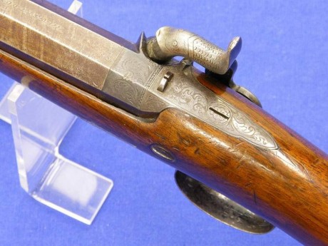 Voy a colocar unas fotos de un arma larga alemana de llave de mecha del siglo XVI. 131