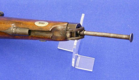 Voy a colocar unas fotos de un arma larga alemana de llave de mecha del siglo XVI. 141