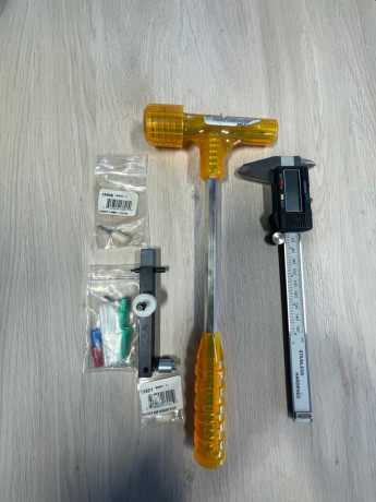 Vendo kit de recarga Dillon 550. Listo para usar; trae dies de 9mm. incluyo varios recambios y accesorios. 00