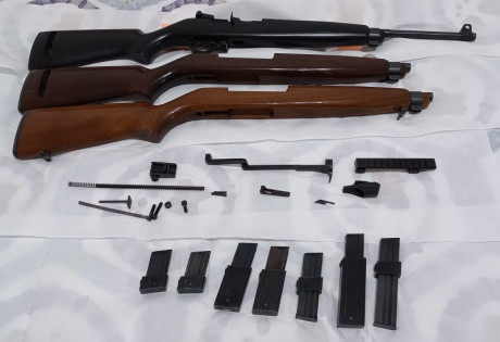     ***Vendida, gracias a todos por el interés***    

Vendo carabina Erma M1, cal. 22 LR, con tres culatas, 00