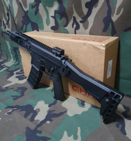 Ghk gbb g5 
Culata m4
Culata cnc m4 95€
Replica 350€
Esta en Barcelona 
Es nueva 00