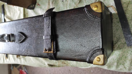 SE VENDEN 2 MALETAS ESCOPETAS
 - BAUL MALETA 2 ESCOPETAS PARALELAS.  
INTERIOR FORRADO, CON LLAVE
ETIQUETA 20
