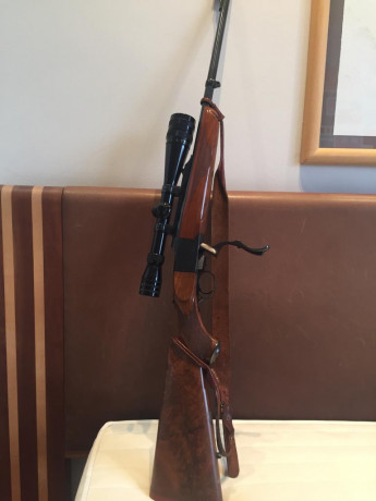 Buenos días.
Me ha pedido un amigo que le anuncie un Monotiro Ruger N 1 conmemorativo de los 200 años 02