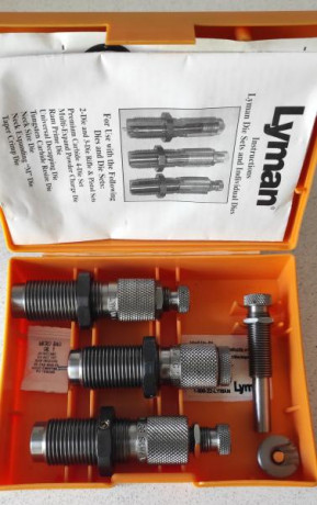Vendo dies Liman 38 super auto y SW, también sirven para 9 largo o 9x23.   40€ + gastos de envío. 01