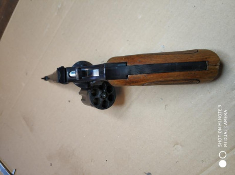 Vendo Revolver Llama Comanche II de 4”, 38 spl. 
Buen estado.
Guiado en A.
Precio 100€ (negociable), Envío 01