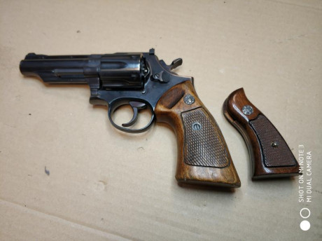 Vendo Revolver Llama Comanche II de 4”, 38 spl. 
Buen estado.
Guiado en A.
Precio 100€ (negociable), Envío 00