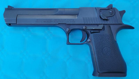 Por hacer hueco en el cupo vendo IMI Desert Eagle de calibre .357 Magnum
Además del arma se incluyen 3 02