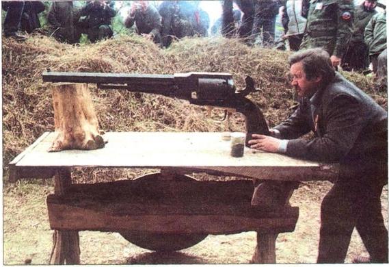 un saludo a todos los peacemaker del 45 fueron una leyenda en el salvaje oeste y creo que todavia lo son 20