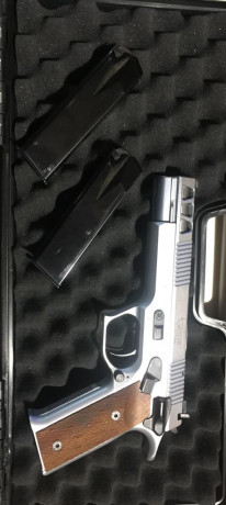 Vendo pistola Pardini de 9mm. Sólo sabe hacer dieces. Todos los ajustes en gatillo que puedas necesitar. 01