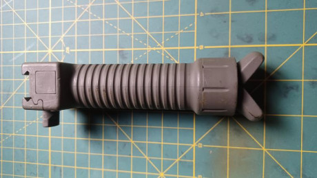 Buenas... se vende este grip de la marca estadounidense GPS. Agarre y bipode en uno. Usado por los ejercitos 00