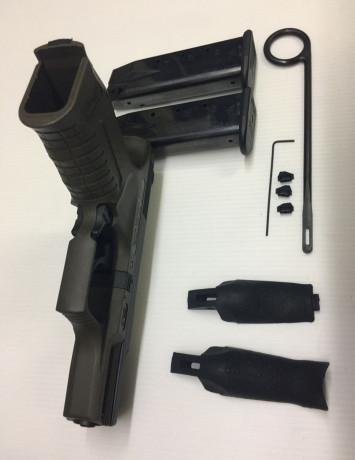Buenas vendo Walther p99 comprada en una armería de Toledo, el arma está guiada en A y está en buen estado, 01