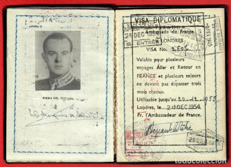  EN RECUERDO Y HOMENAJE A LOS QUE YA NO ESTÁN. 

Si pones en  GOOGLE   PASAPORTES EN LA MEMORIA  da igual 72