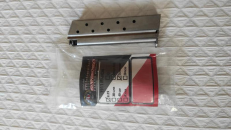 Vendo cargador nuevo monohilera STI 1911.
   40€ + gastos de envío. 01