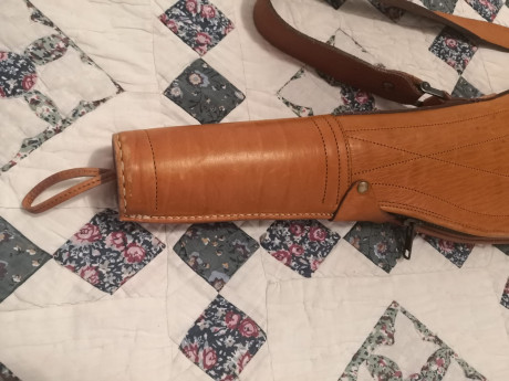 Se vende funda de cuero fabricada por Manuel Vivas de Malpartida de Plasencia. Es de buena calidad. Tiene 20