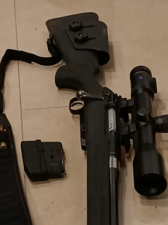 Vendo rifle Voere ,  cañon recubierto de carbono, freno de boca de titaneo, calibre 7mm rem mag, con visor 00