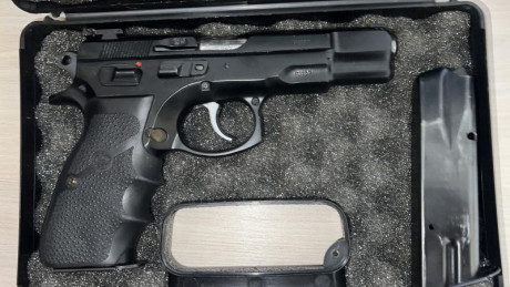 Vendo CZ85 muy poco usada, miras LPA micrometricas, caja original, 500€, poco usada solo precisión 634427060 02