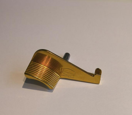 Vendo retenida de corredera con apoyo de pulgar de la marca Bul Armory con nitruro de titanio. Válida 00