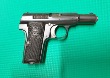 Se vende pistola Astra modelo 300.
Calibre nueve corto.
Estado de conservación impecable.
Cachas originales.
Guiada 02