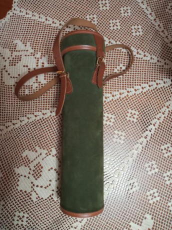 Vendo funda para visor de serraje/cuero , completamente nueva a estrenar . Buena calidad
Precio 45€ . 00