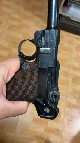 Preciosa luger de 1940.
Pavon original, cañon perfecto, tira muy preciso.
Cargador mismo numero, cierre 02
