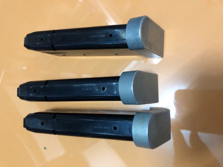 Vendo cargadores `para Sig Sauer P226 XFIVE. 60 euros cada uno portes incluidos. 150 euros los tres con 01