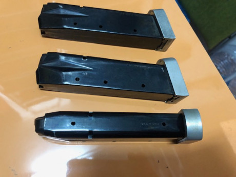 Vendo cargadores `para Sig Sauer P226 XFIVE. 60 euros cada uno portes incluidos. 150 euros los tres con 00