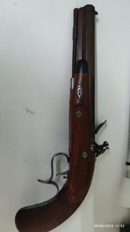 Muy buenas.
Un buen amigo se desprende de esta preciosa pistola,fabricada por Don José Maria Ekidistain.
No 10