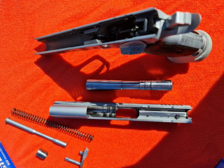 Se vende Tanfoglio Limited Custom HC de 9mm, con 3 cargadores (uno es del calibre 38 que funciona perfectamente). 62