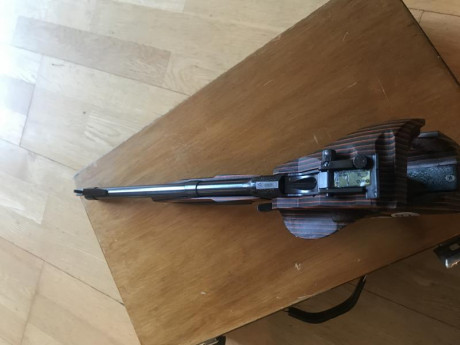 Se vende TOZ35 en muy buen estado, cacha Rink talla L, en su caja de madera original.Está en Barcelona 11