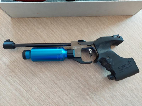 Vendo pistola Hammerli 480k. Todo el material original. Funcionando bien. Mui cuidada. 22