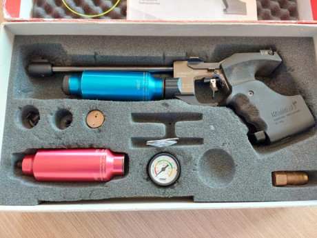 Vendo pistola Hammerli 480k. Todo el material original. Funcionando bien. Mui cuidada. 21