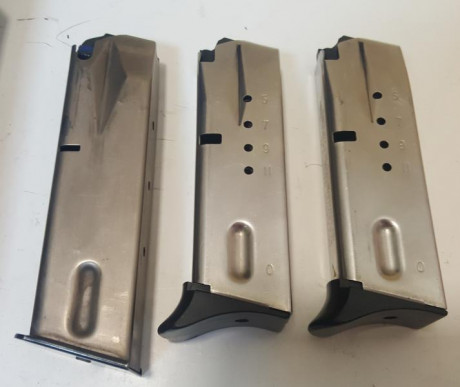 Vendo pistola Smith & Wesson 6906 de 9 mm.

La pistola esta guiada con la licencia A. Y puede guiarse 02