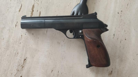 Buenas tardes, pongo en venta esta pistola en perfectas condiciones de uso como se puede apreciar en las 02