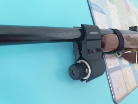 Vendo un puntero laser para instalar debajo del cañón con pulsador, un accesorio para poner linterna bajo 01