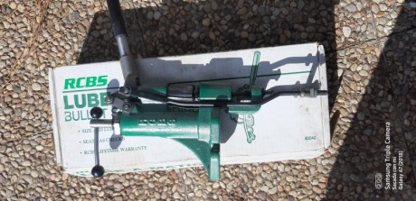 VENDIDA. RETIRAR ANUNCIO
vendo recalibradora /engrasadora marca RCBS
tiene su uso pero funciona perfectamente.
100 01