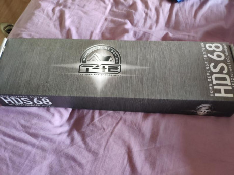 Vendo escopeta de 2 cañones con muy poco uso. Cal.68 16j con bolas de goma y algunas cápsulas CO2. 

Incluyo 02