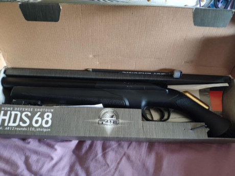 Vendo escopeta de 2 cañones con muy poco uso. Cal.68 16j con bolas de goma y algunas cápsulas CO2. 

Incluyo 01