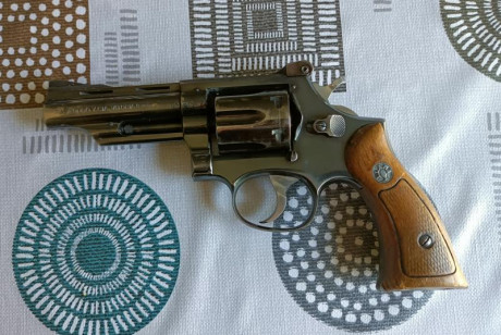 VENDIDO*** SE PUEDE CERRAR, compañeros.

Pues como dice el título Vendo un revolver marca Llama modelo 01