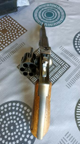 VENDIDO*** SE PUEDE CERRAR, compañeros.

Pues como dice el título Vendo un revolver marca Llama modelo 10