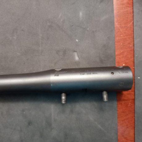 VENDO CAÑON BLASER R8 DE 19 MM ,CON ROSCA HOMOLOGADA Y SU CARGADOR CORRESPONDIENTE
 APENAS 250 DISPAROS.BUENAS 00