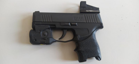 Se vende Sig Sauer P365. Está prácticamente nueva solo 20 disparos efectuados. Utilizada como arma de 02
