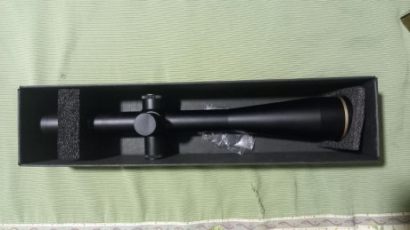 Se vende visor leupold con reticula crosshair y pesa 542 gr, tiene un pequeño arañazo en un lateral de 01