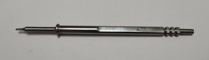 Hola compañeros, he encontrado esta aguja de repuesto, y me gustaria saber de que armas es, de que marca 00
