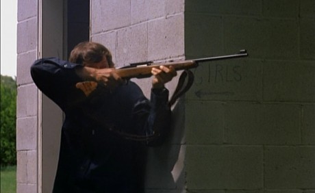 Compañeros,

En vista de las ganas de algunos (Elcafe, Wilcow, Vrakk, etc) por adivinar armas de películas 160