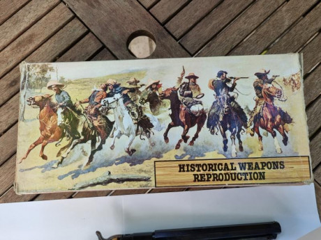VENDIDO revolver Pietta  1851 que nunca se ha disparado, solo exposición, calibre 44. Precio 250 euros 00