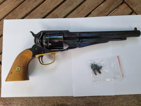 Vendido revolver Santa Barbara 1858, calibre 44, con chimeneas de repuesto, con punto de mira con cola 01
