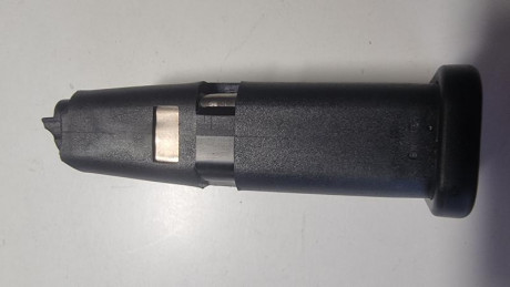 Cambio cargadores de Glock 26, capacidad de 10 cartuchos, por cargadores de Glock 19.
Interesados escribir 00