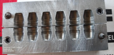 Hola vendo moldes LEE de 6 cavidades
Punta redonda 230 grains, calíbre .452
punta troncocónica 230 grains, 01