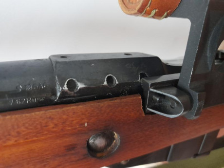Vendo rifle mosin nagant modelo 91/30 con una mira PU original montada. Tiene unos agujeros hechos para 01